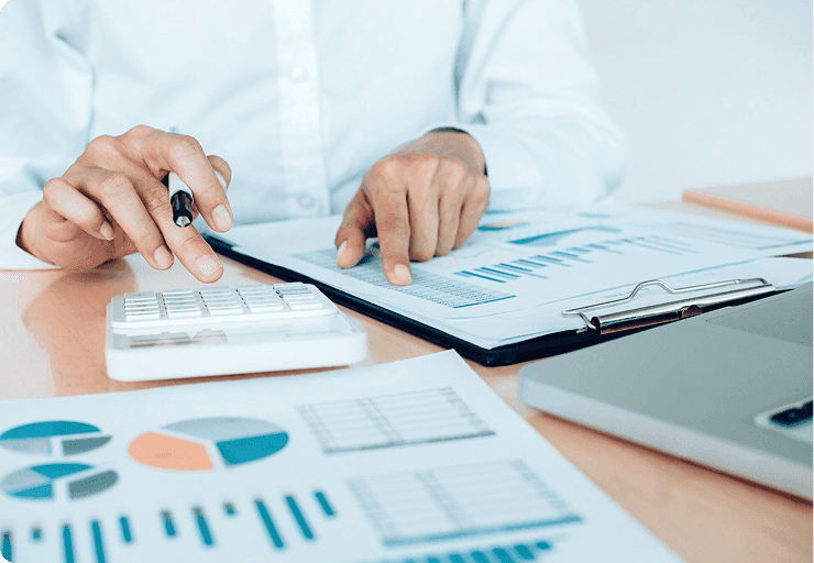 Real-time compliance dashboard on a mobile device